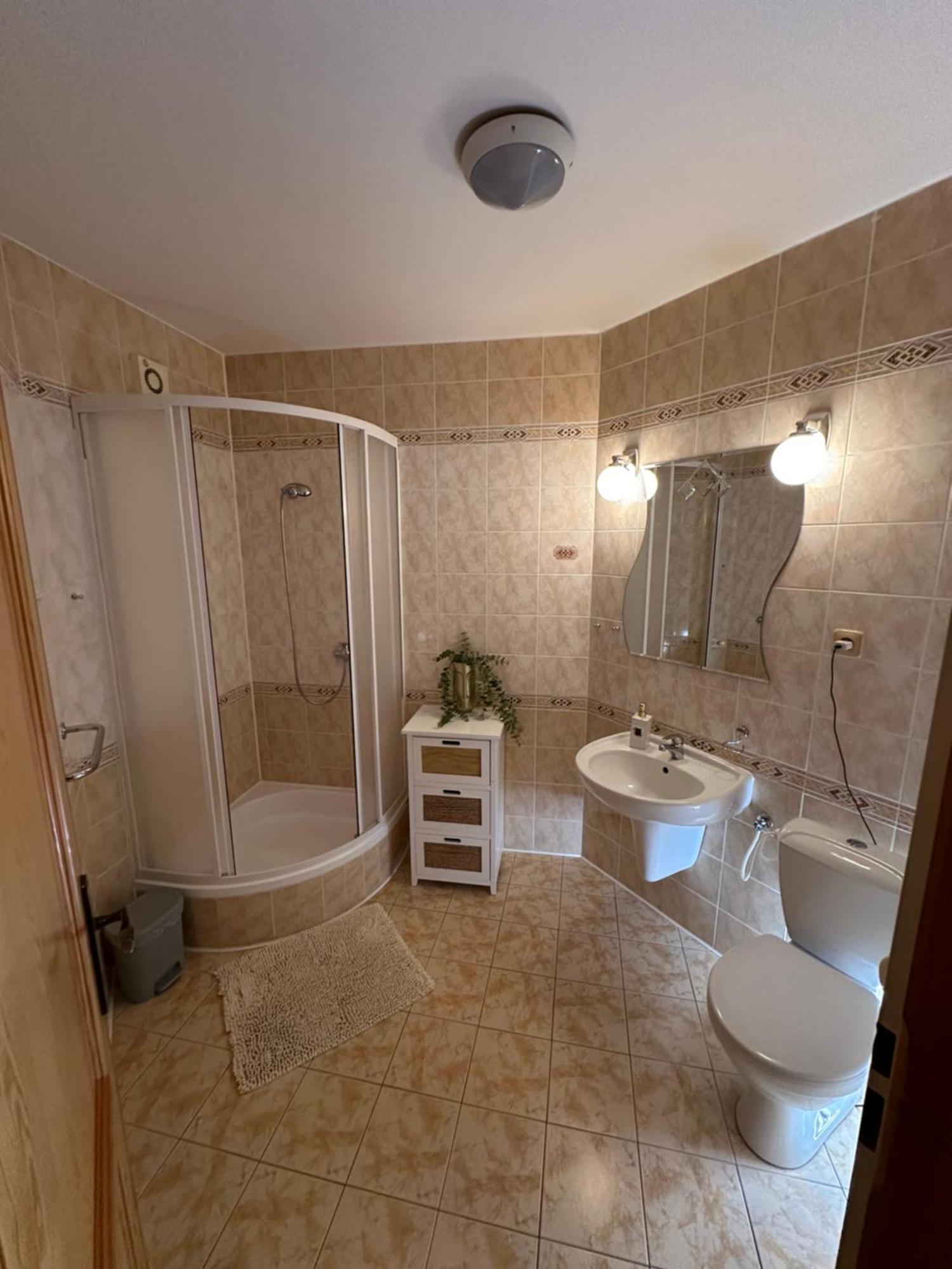 Penzion Benesov Hotel Broumov Ngoại thất bức ảnh